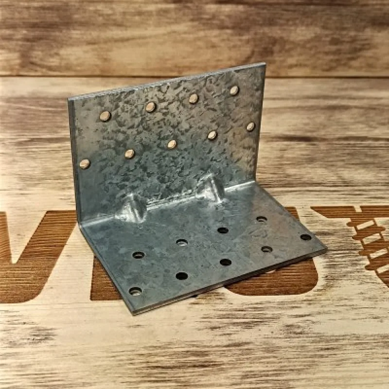 Uholník s prelisom 65x65x90mm