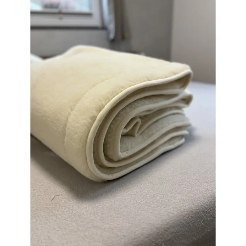 Obojstranná deka z ovčej vlny biela