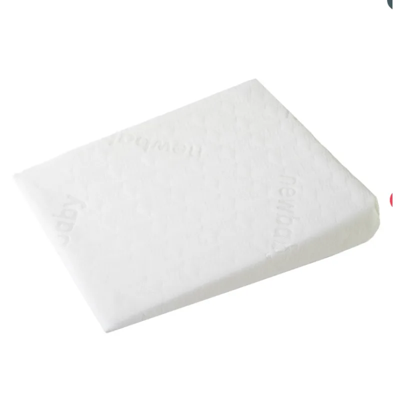 Sensillo Dojčenský vankúš do kočíka - klin biely 30x37 cm