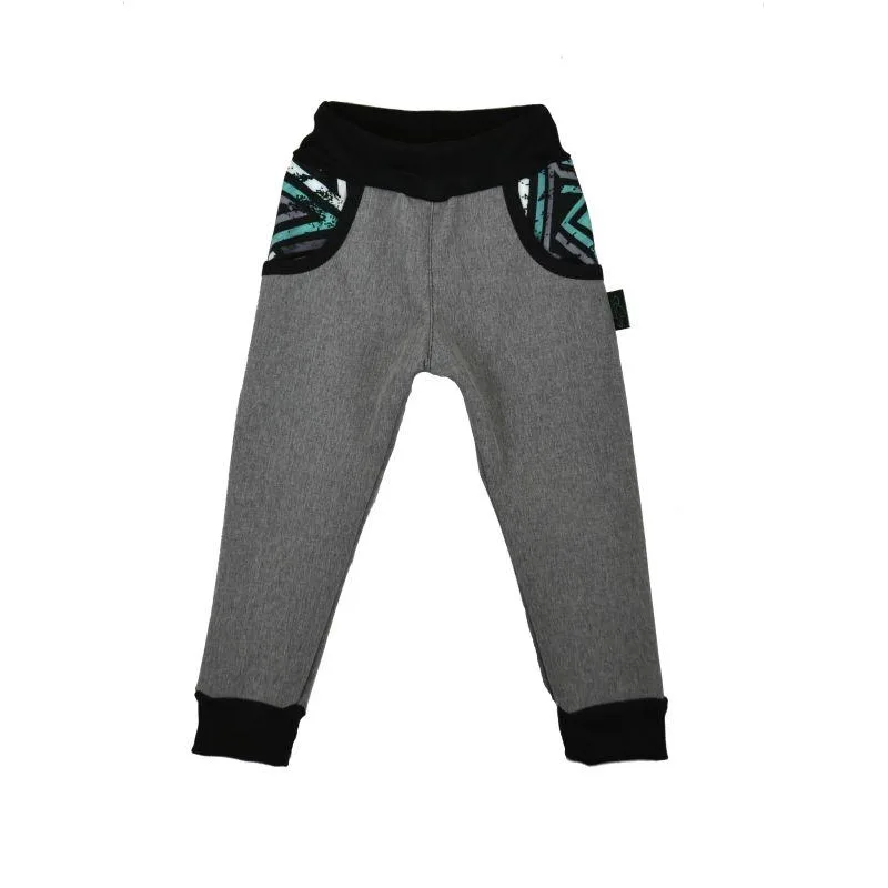 Detské nohavice softshellové - šedé s grafitmi veľ. 140-152