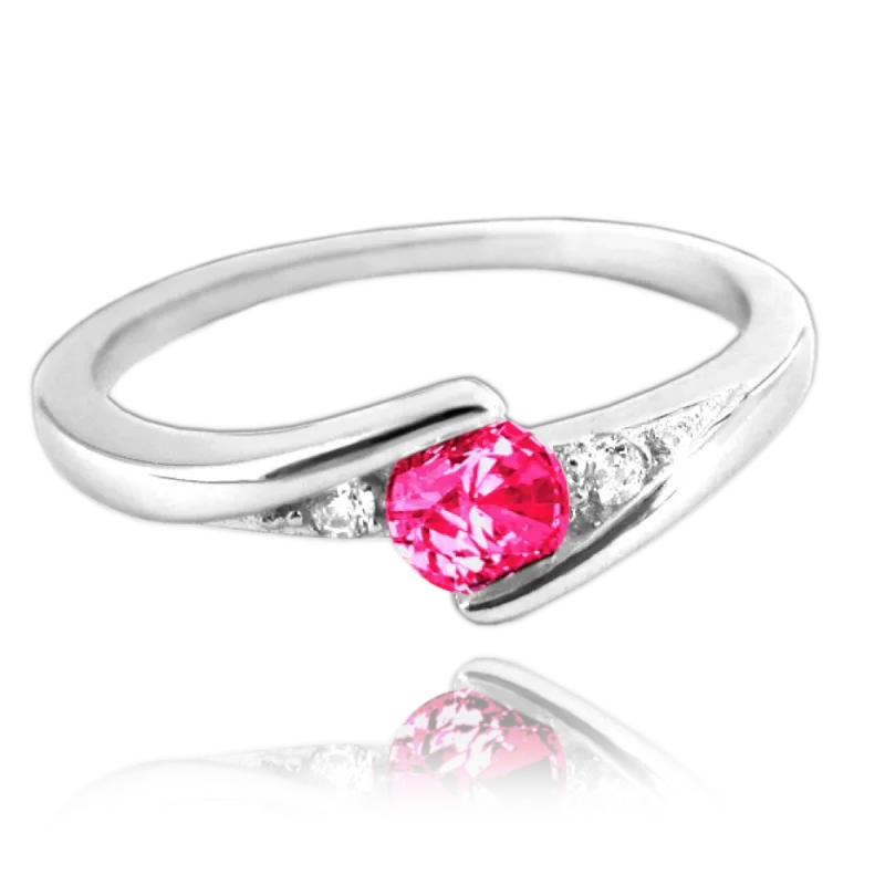 MINET Elegantní stříbrný prsten s červeným zirkonem vel. 49 JMAN0046RR49 SKLAD