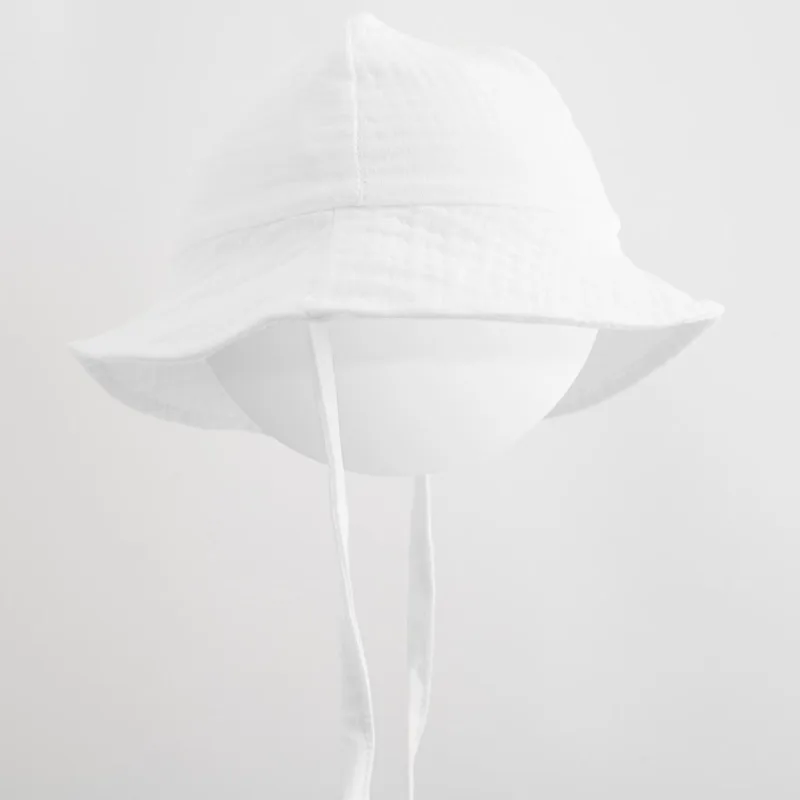 Dojčenský mušelínový klobúčik New Baby Elizabeth