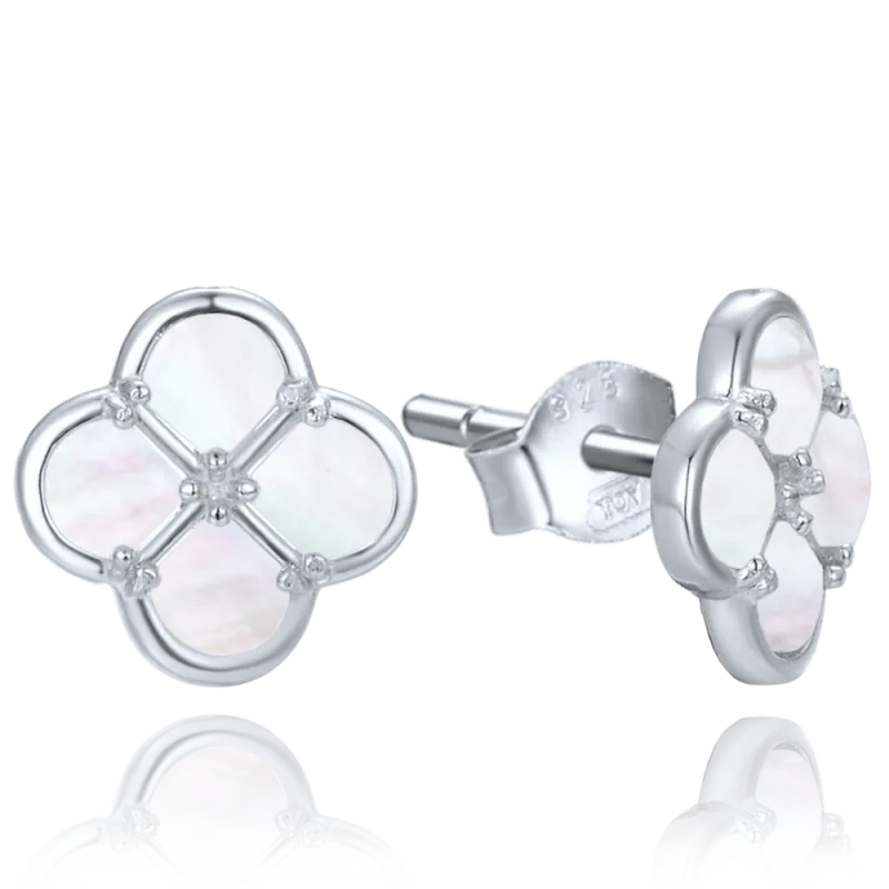 MINET Stříbrné náušnice čtyřlístky s bílou perletí JMAS7058WE01