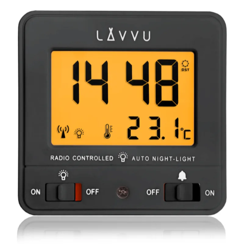 LAVVU Digitální černý budík řízený rádiovým signálem NORDLYS černý se světelným senzorem LAR0041
