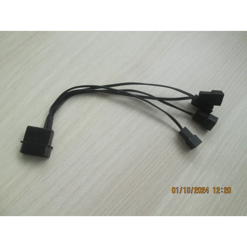 XPG kábel 1x 4pin na 2x3pin 5V alebo 2x 12V 64010132