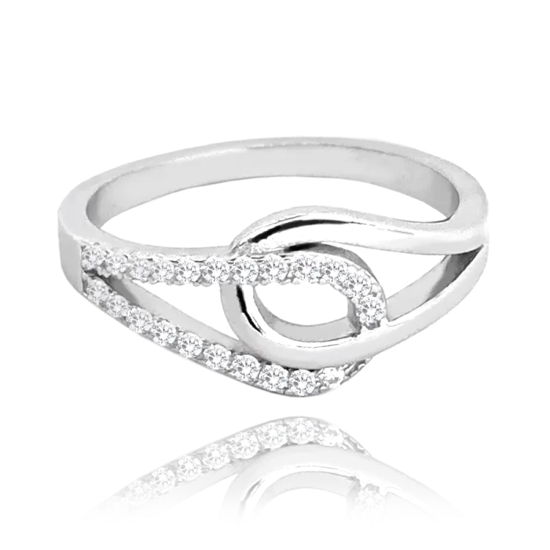 MINET Propletený stříbrný prsten se zirkony vel. 65