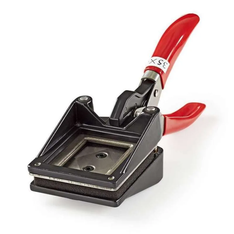 NEDIS řezačka pasových fotografií/ velikost řezu 35 x 45 mm/ kov/ černá (SHRE110BKA4)