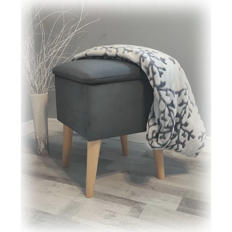 Dobre spracovaný škandinávský taburet s úložným priestorom Glamour Riviera Trinity 1 farba grafitová Nožičky: Přírodní