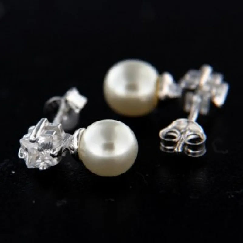 Strieborné náušnice na puzety KA E396