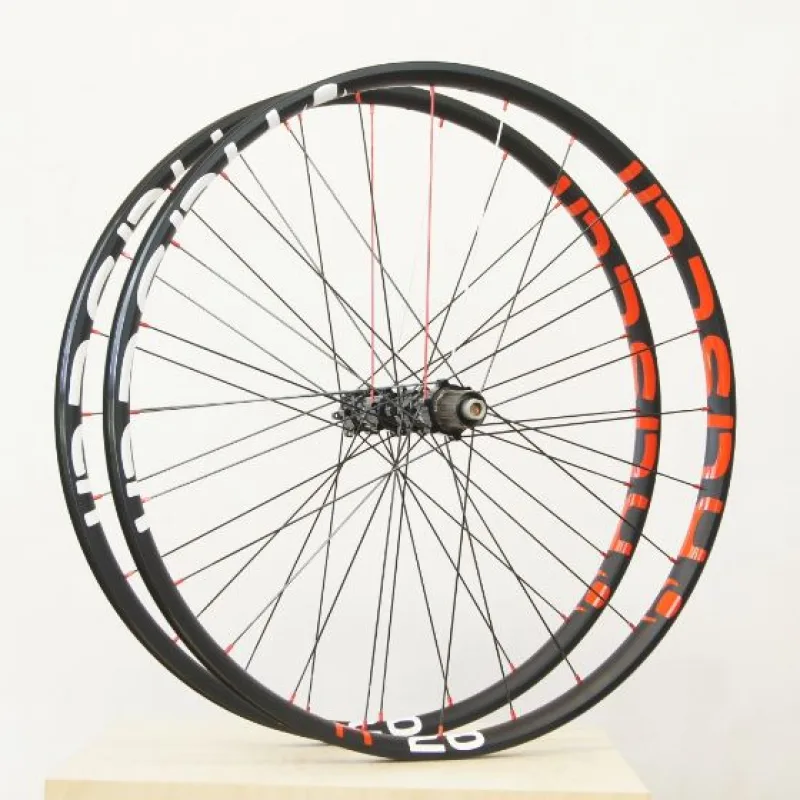 Zapletená kola KASTAR K28 race titan osa