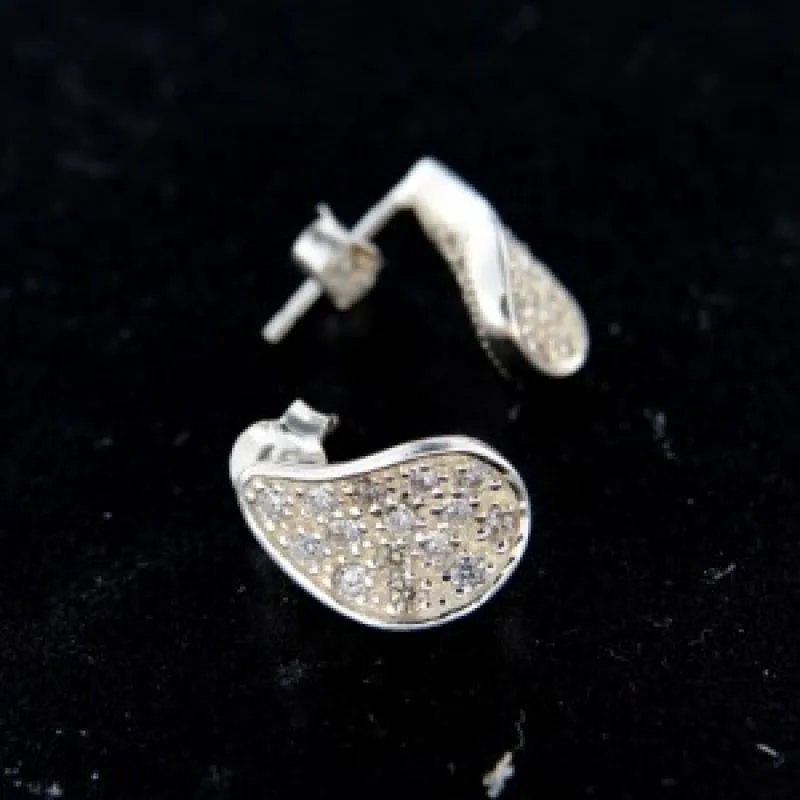 Strieborné náušnice na puzety KA E449