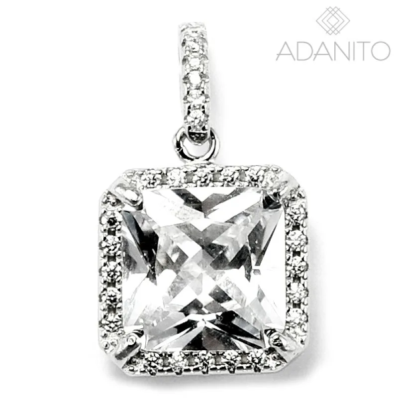 Strieborný prívesok so zirkónmi BENETO AGH322