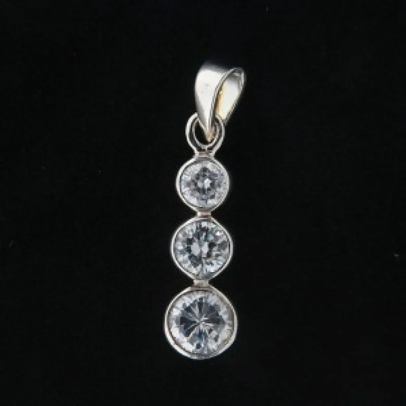 Strieborný prívesok s kameňom KA P144