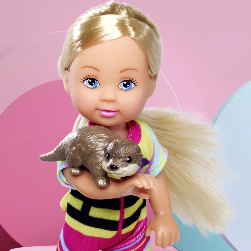 Simba Bábika Evička s kajakom