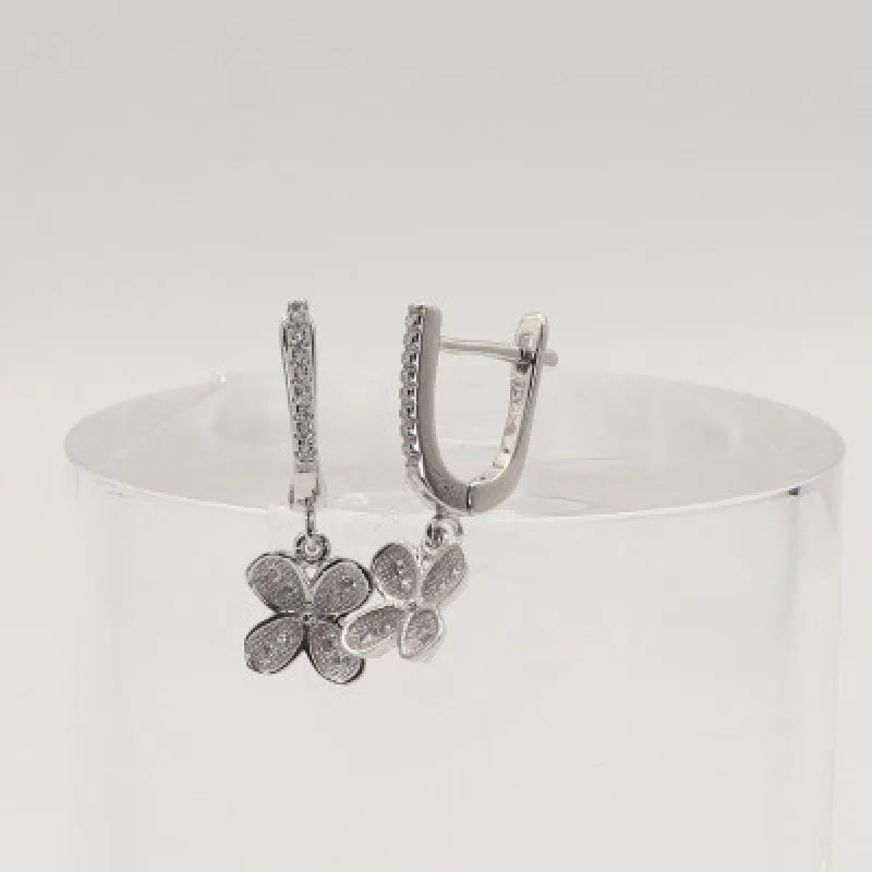 Strieborné náušnice s klasickým zapínaním KA E4262