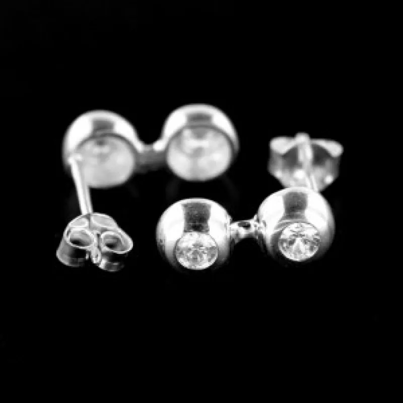 Strieborné náušnice na puzety KA E606