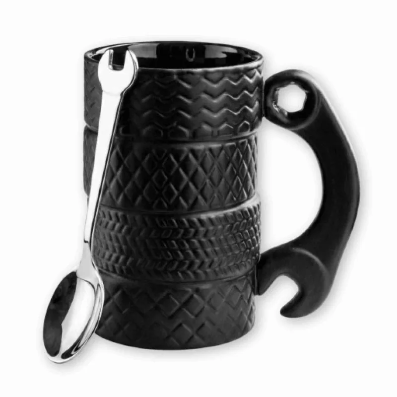 Pneumatikový hrnek s černým klíčem, 450 ml. a lžička