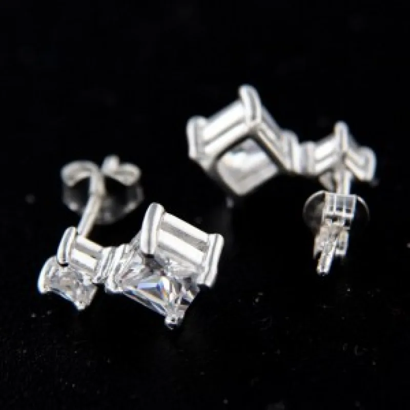 Strieborné náušnice na puzety KA E377