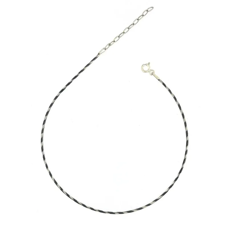 Strieborná retiazka na nohu dvojfarebný hádok