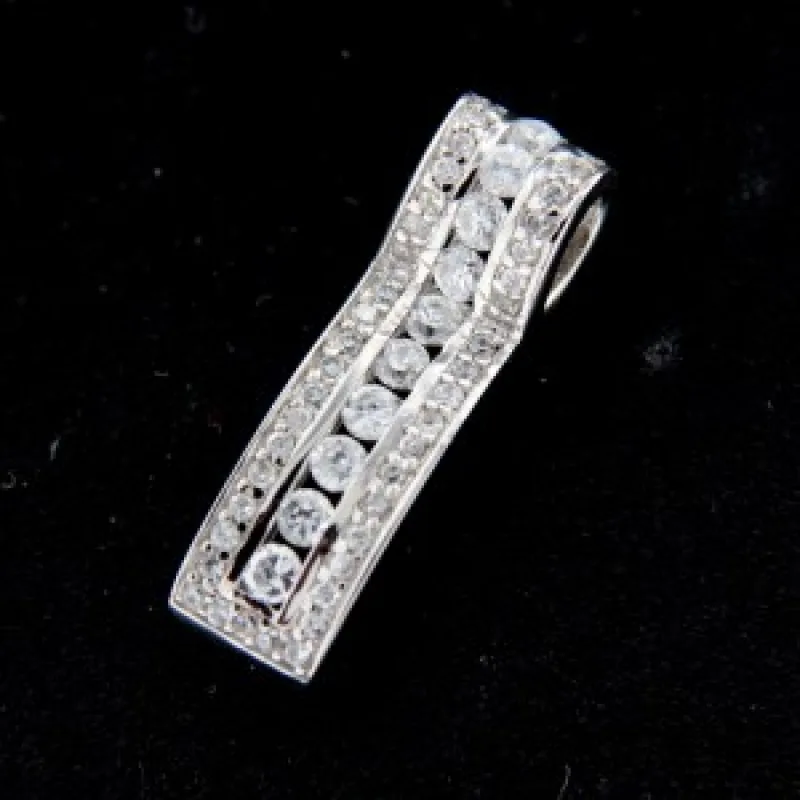 Strieborný prívesok s kameňom KA P378