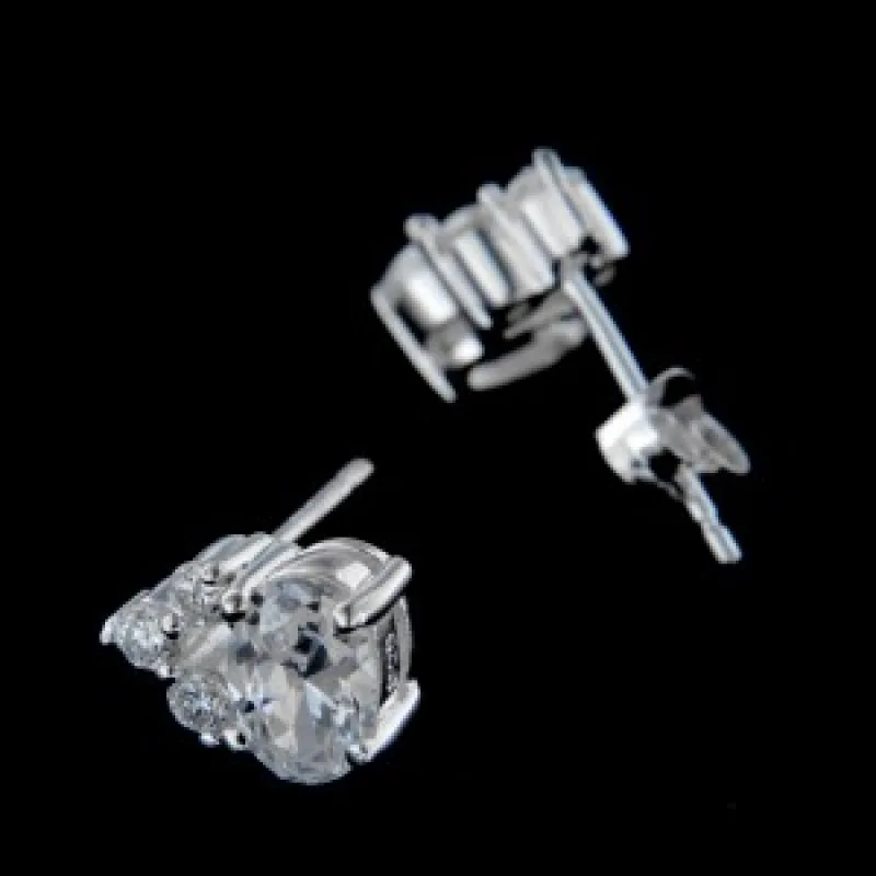 Strieborné náušnice na puzety KA E094