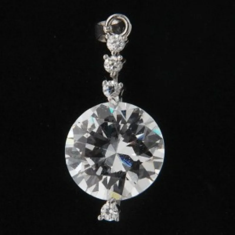 Strieborný prívesok s kameňom KA P103