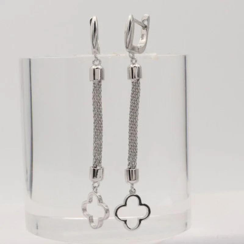 Strieborné náušnice s klasickým zapínaním KA E3746