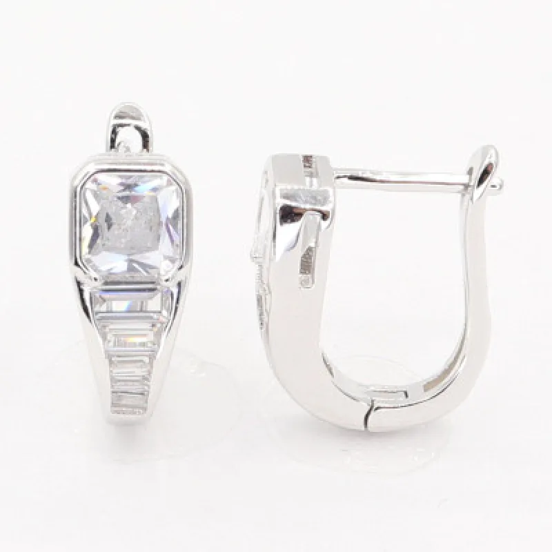 Strieborné náušnice s klasickým zapínaním KA E4735W