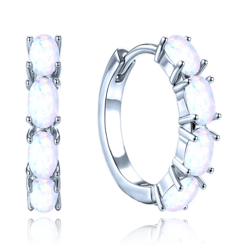 Strieborné náušnice s bielymi opálmi MINET JMAS0295WE00