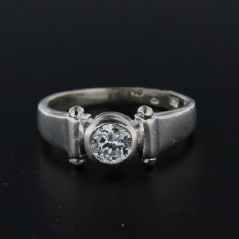 Strieborný prsteň s kameňom KA R748, 52