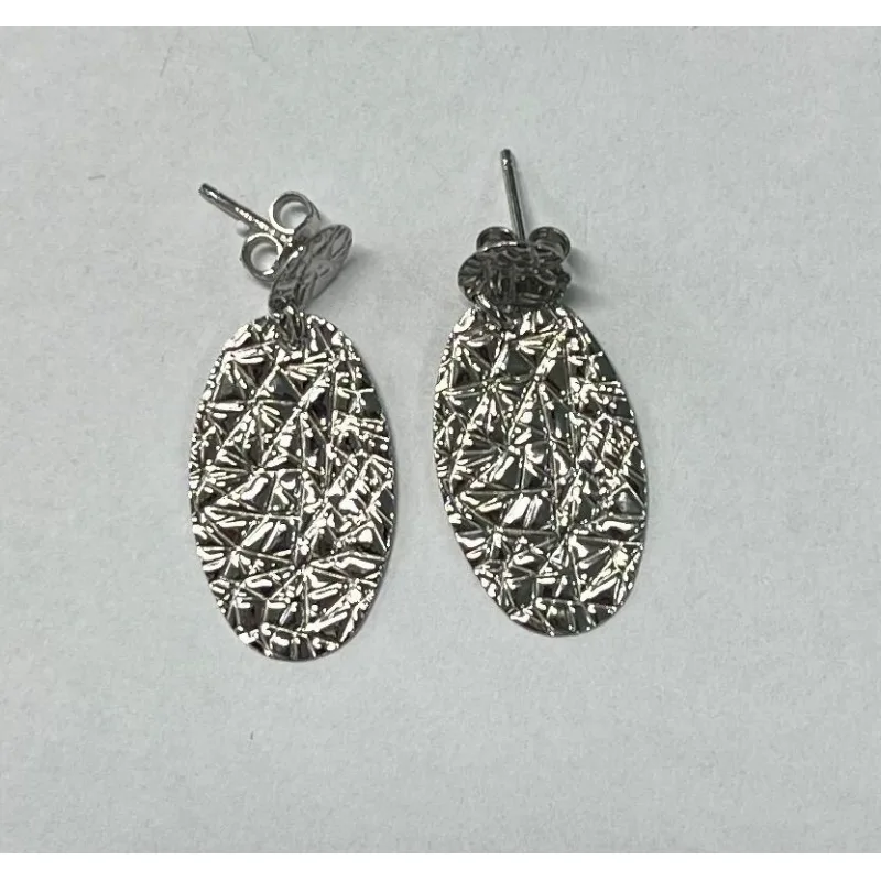 nauplacatý oválek poškrábaný